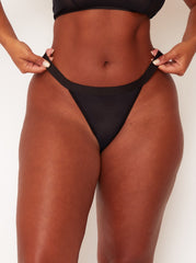 Sunnie Thong : Jet Black